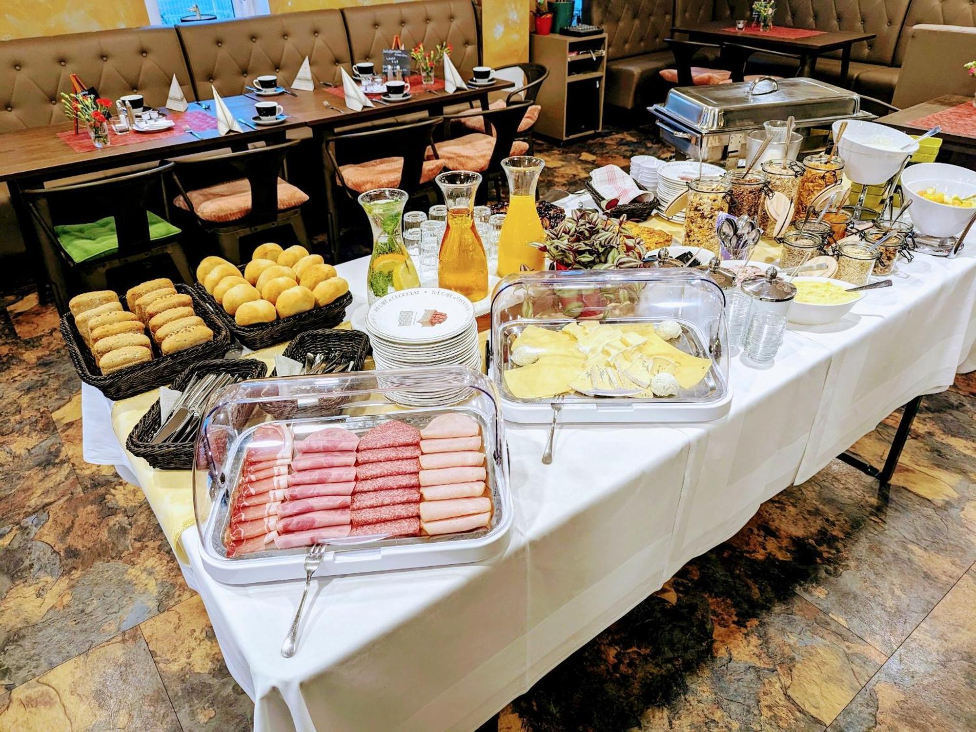 Cafe & Mehr Ξενοδοχείο Halle  Εξωτερικό φωτογραφία